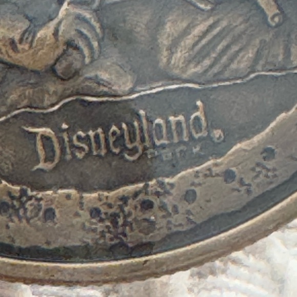 Disney Pirates of the Caribbean Coin. - Picture 4 of 10